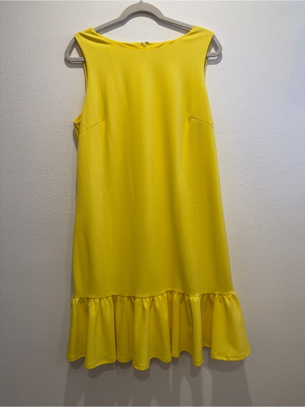 Betsy Johnson Sun Bright Yellow Scuba Crepe Ruffle Hem Sleeveless Dress Size 14